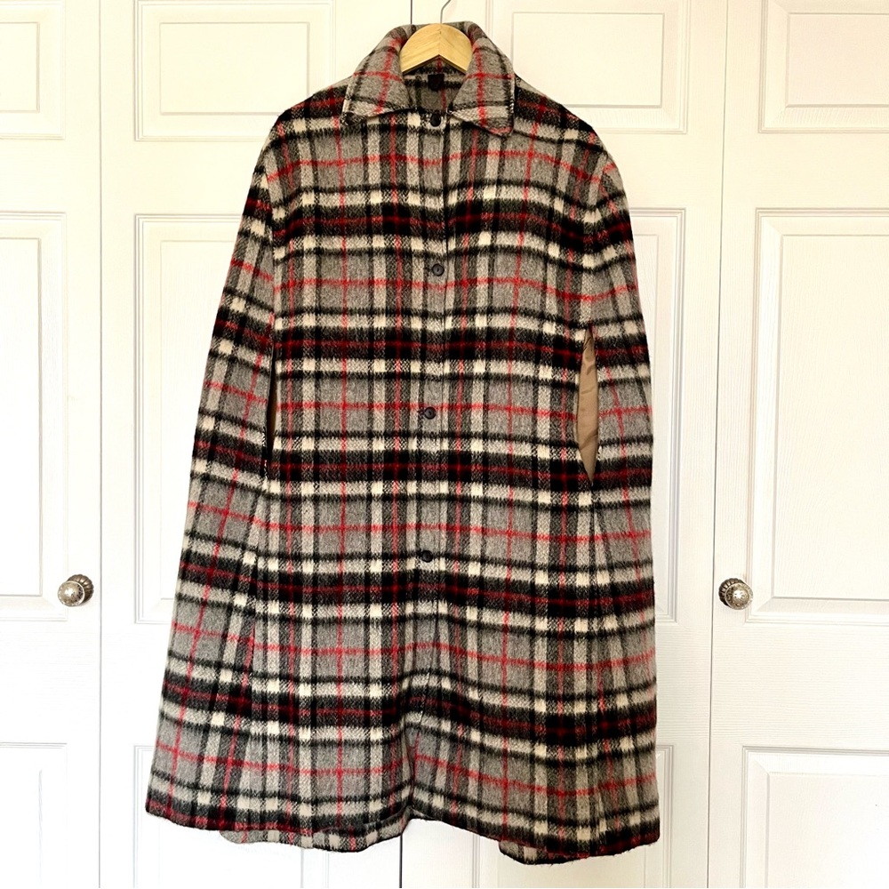 🧶Vintage Tartan  Wool Cape , made in Scotland